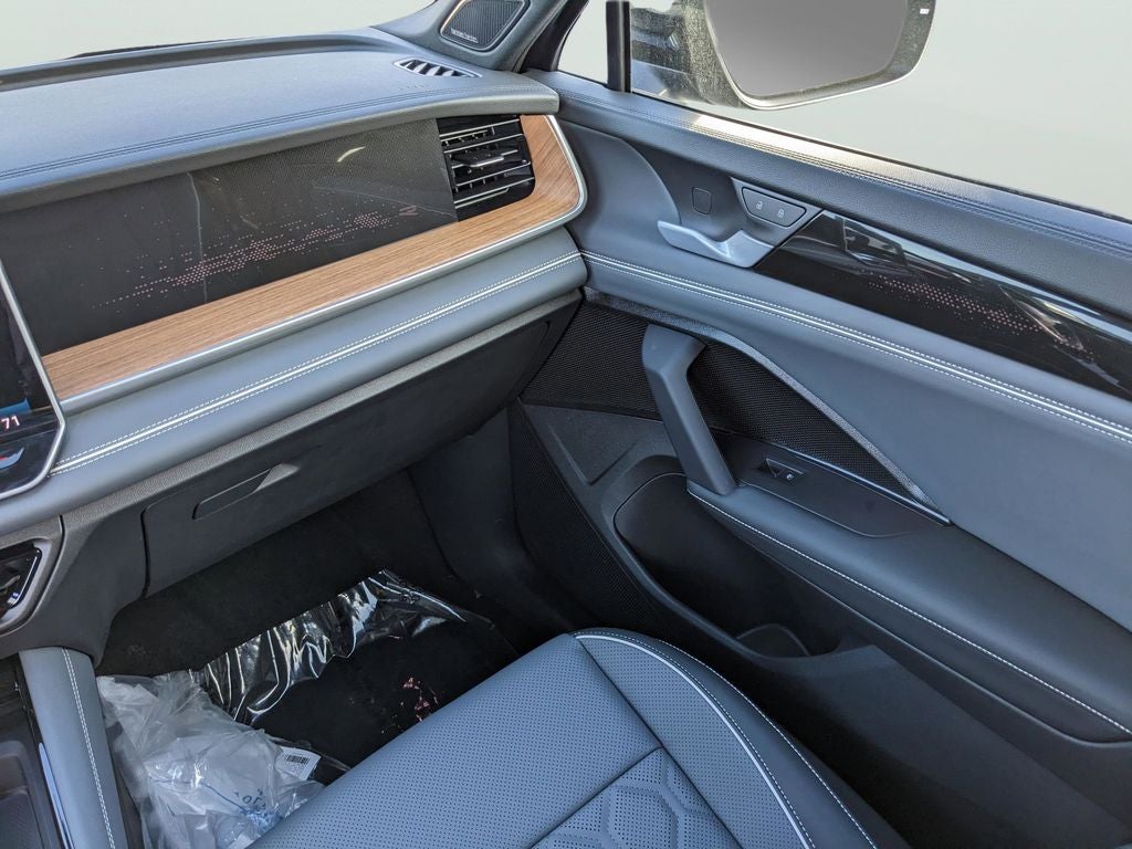 2026 Volkswagen Tiguan 2.0T SEL R-Line Turbo