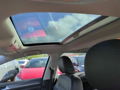2019 Volkswagen Golf TSI SE 4-Door