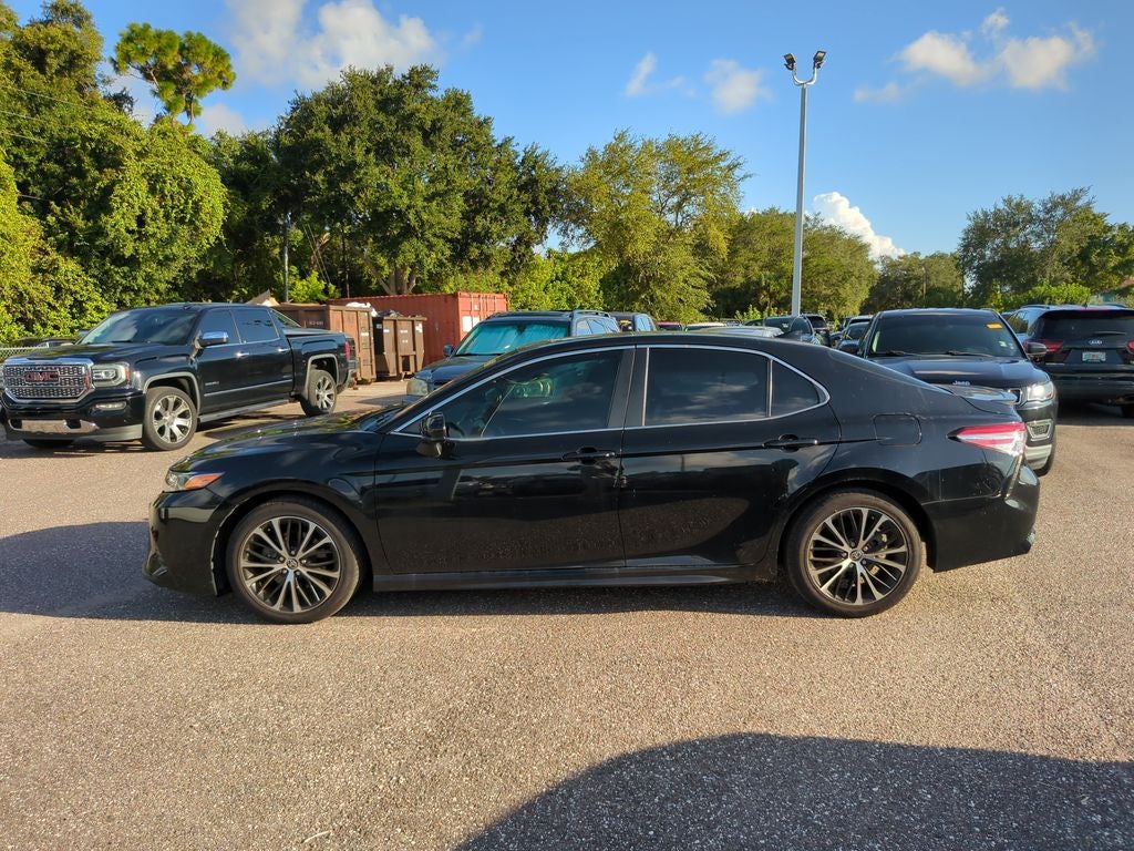 2020 Toyota Camry SE