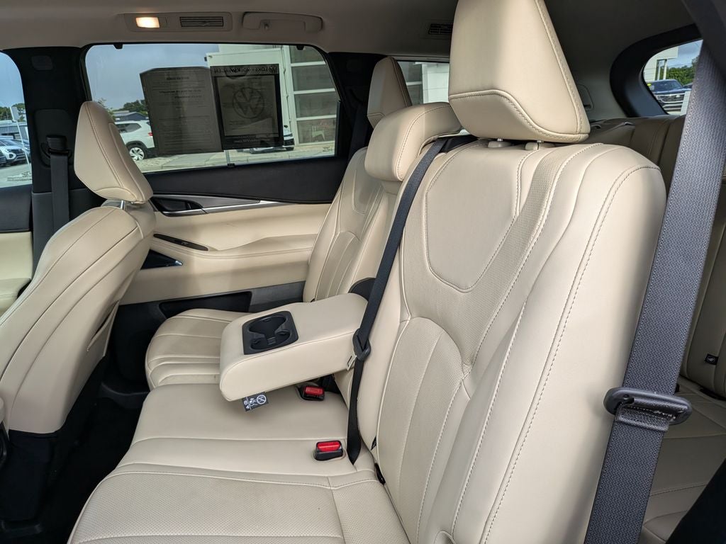 2023 INFINITI QX60 LUXE