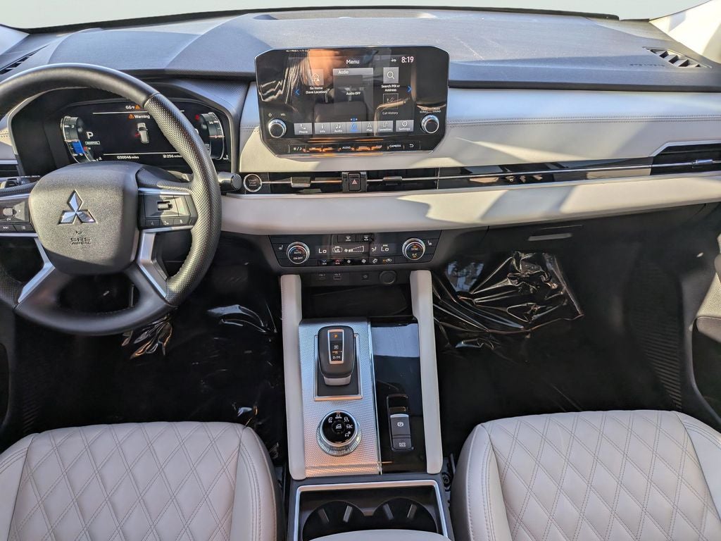 2024 Mitsubishi Outlander Base