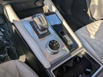 2024 Mitsubishi Outlander Base