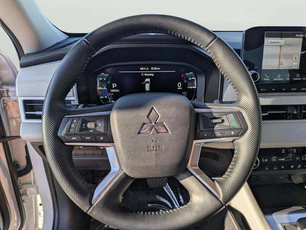 2024 Mitsubishi Outlander Base