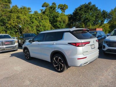 2024 Mitsubishi Outlander Base