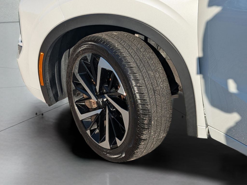2024 Mitsubishi Outlander Base