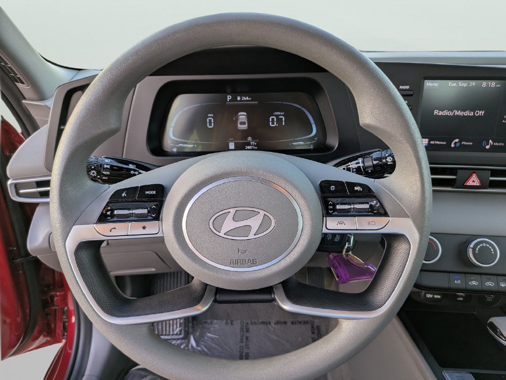 2024 Hyundai Elantra SE