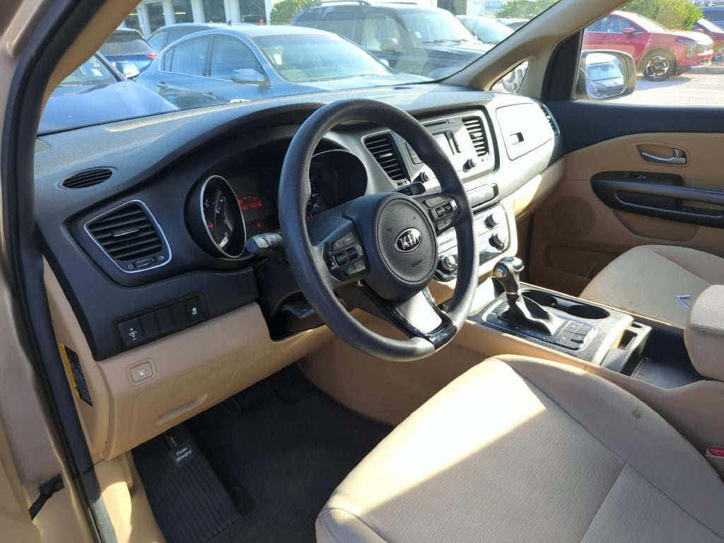 2015 Kia Sedona LX