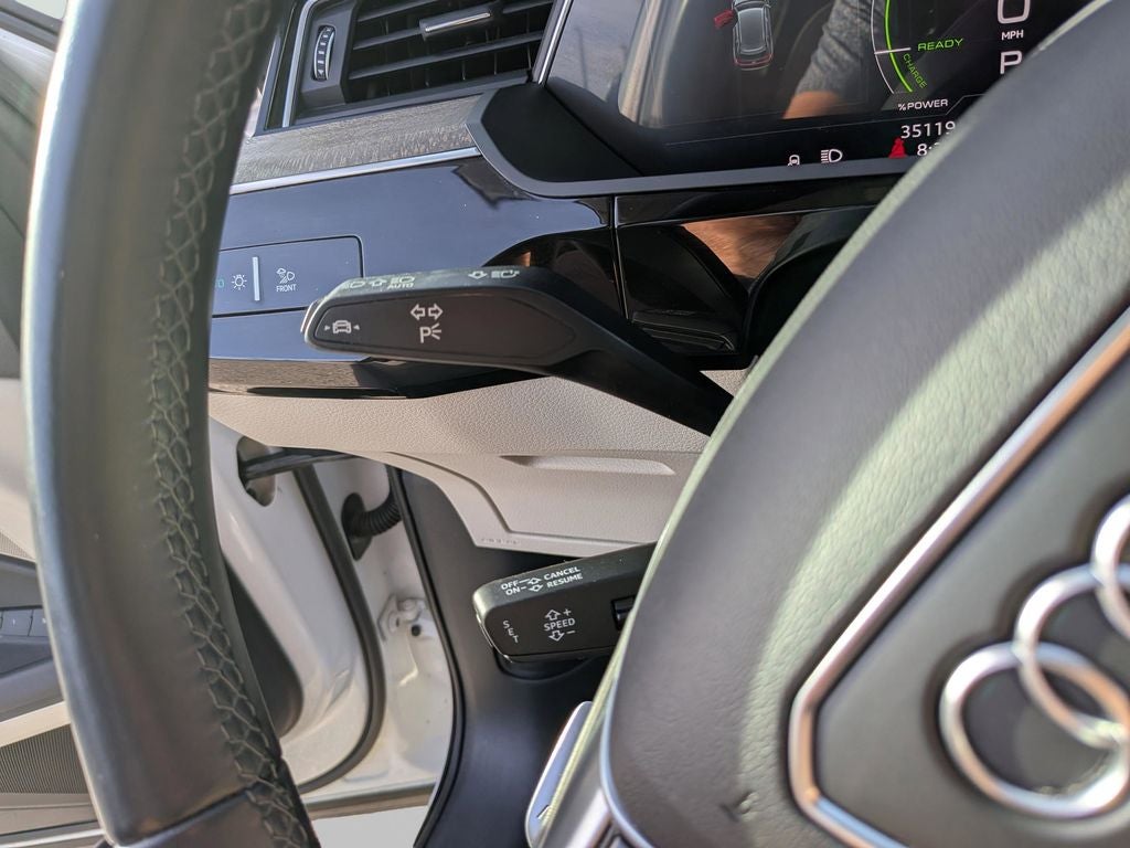 2022 Audi e-tron Premium Plus quattro