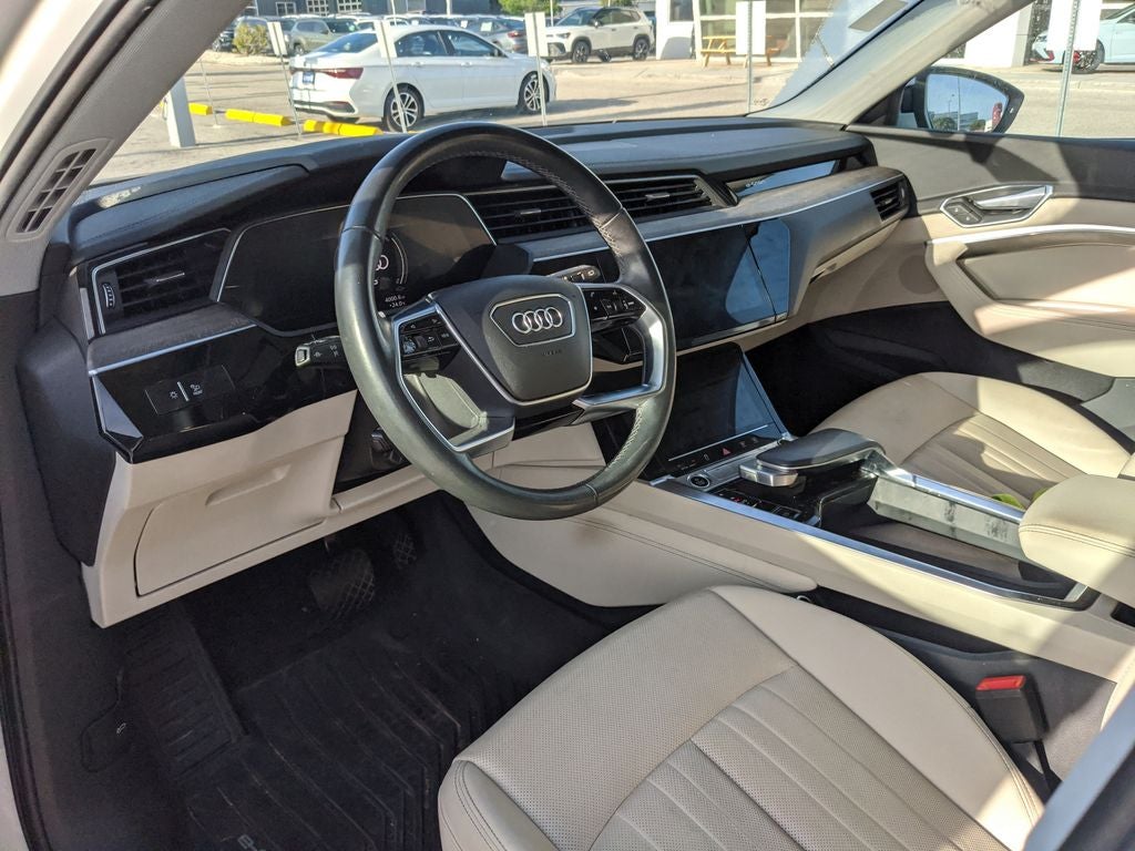 2022 Audi e-tron Premium Plus quattro