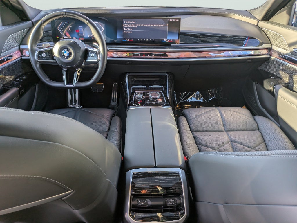 2023 BMW 7 Series 740i