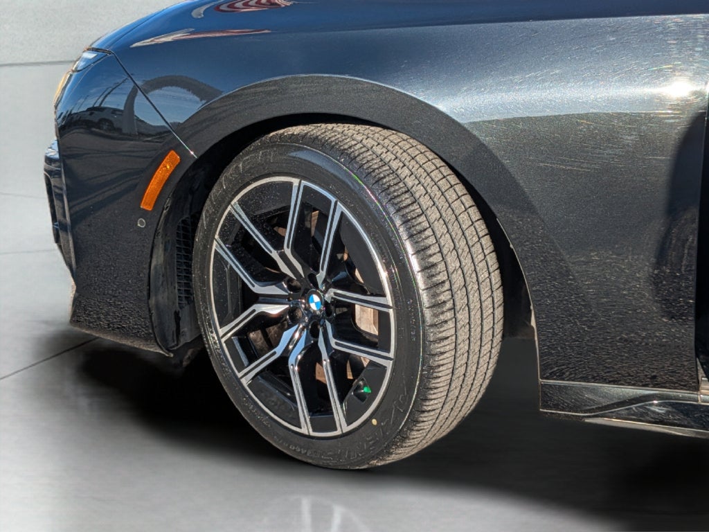 2023 BMW 7 Series 740i