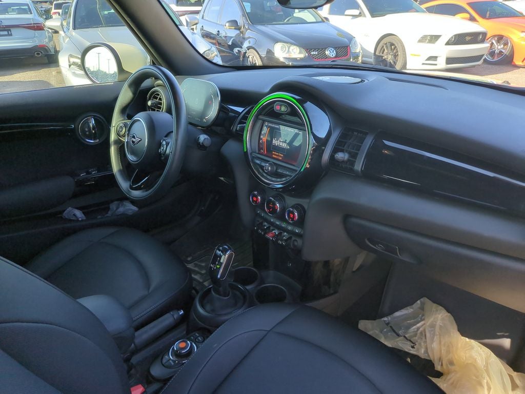 2021 MINI Cooper Cooper