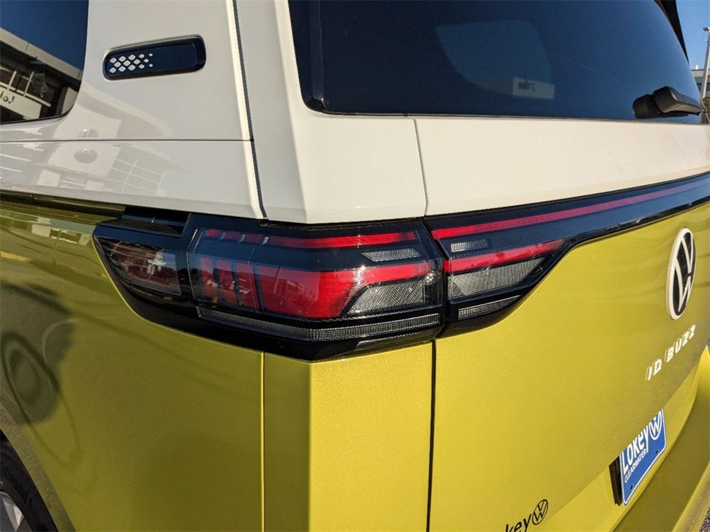 2025 Volkswagen ID. Buzz PRO S PLUS RWD PRO S PLUS RWD