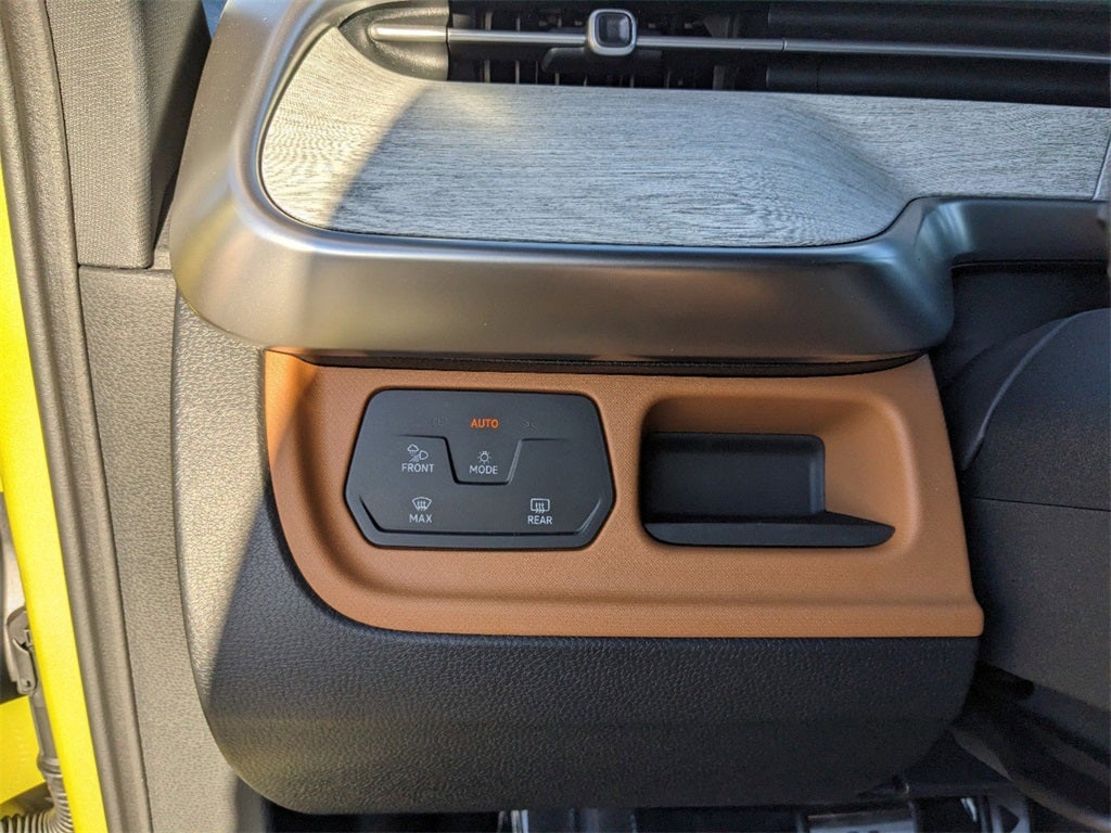 2025 Volkswagen ID. Buzz PRO S PLUS RWD PRO S PLUS RWD