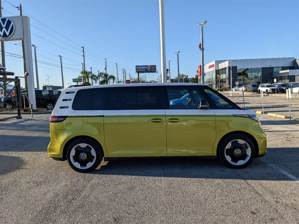 2025 Volkswagen ID. Buzz PRO S PLUS RWD PRO S PLUS RWD