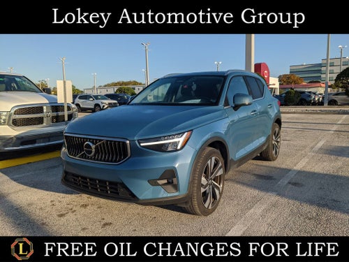 2023 Volvo XC40 B5 Plus Bright Theme