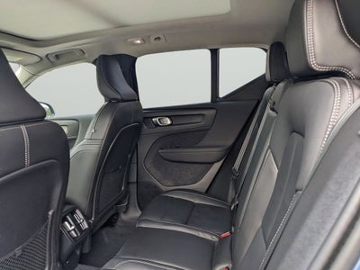 2023 Volvo XC40 B5 Plus Bright Theme