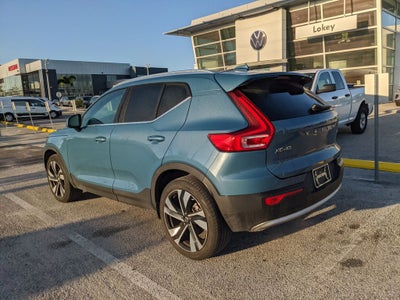 2023 Volvo XC40 B5 Plus Bright Theme