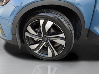 2023 Volvo XC40 B5 Plus Bright Theme