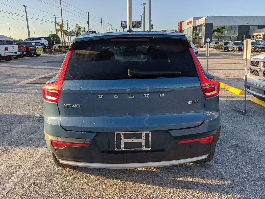 2023 Volvo XC40 B5 Plus Bright Theme
