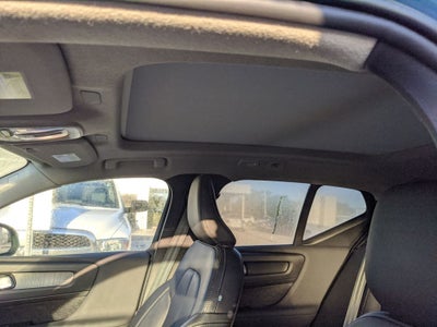 2023 Volvo XC40 B5 Plus Bright Theme