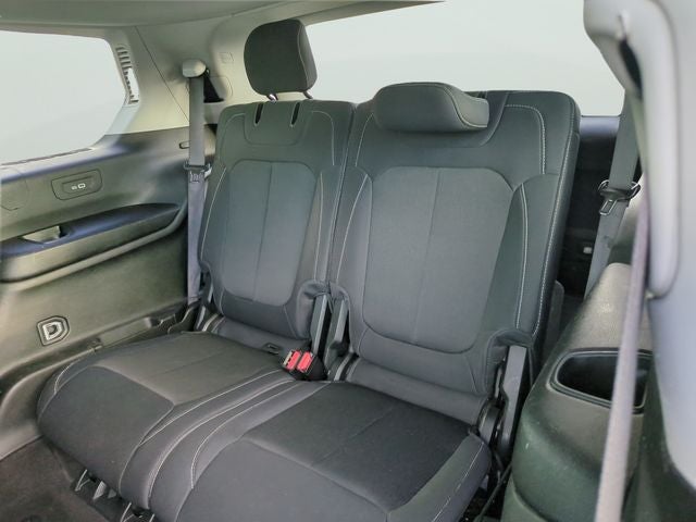 2022 Jeep Grand Cherokee L Laredo