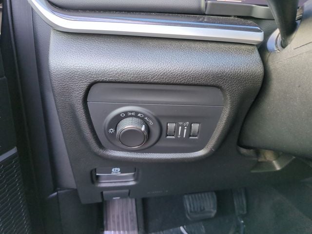 2022 Jeep Grand Cherokee L Laredo