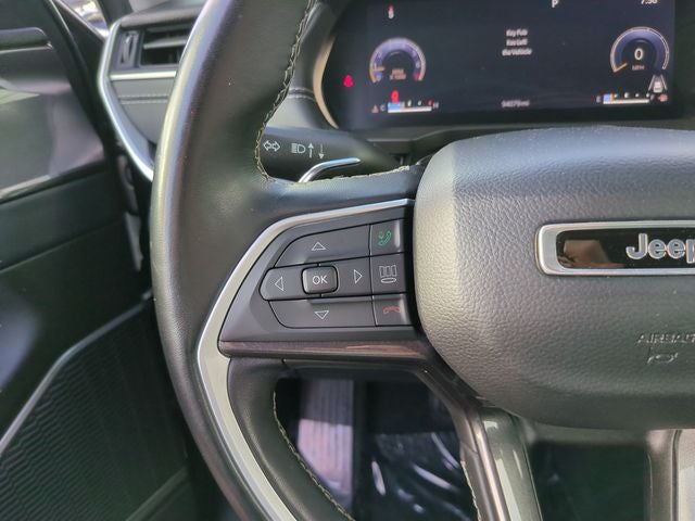 2022 Jeep Grand Cherokee L Laredo