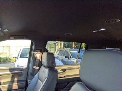 2025 Chevrolet Suburban RST