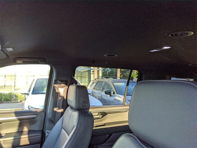 2025 Chevrolet Suburban RST