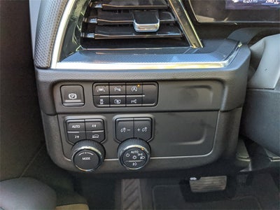 2025 Chevrolet Suburban RST