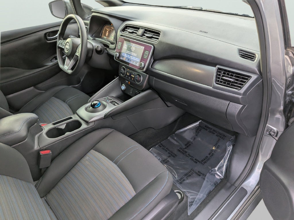 2023 Nissan LEAF S
