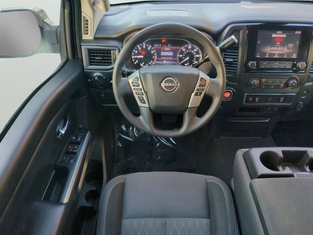 2023 Nissan Titan SV