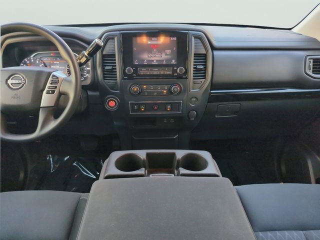 2023 Nissan Titan SV