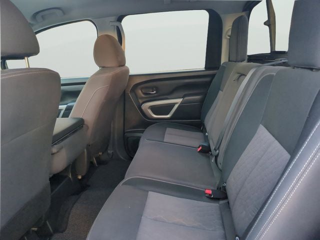 2023 Nissan Titan SV