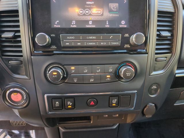 2023 Nissan Titan SV