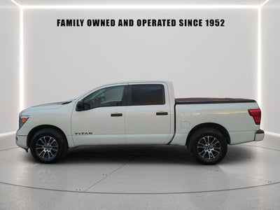 2023 Nissan Titan SV