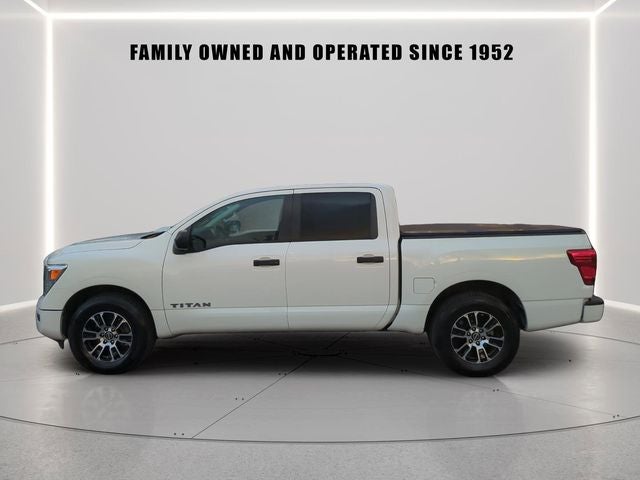 2023 Nissan Titan SV