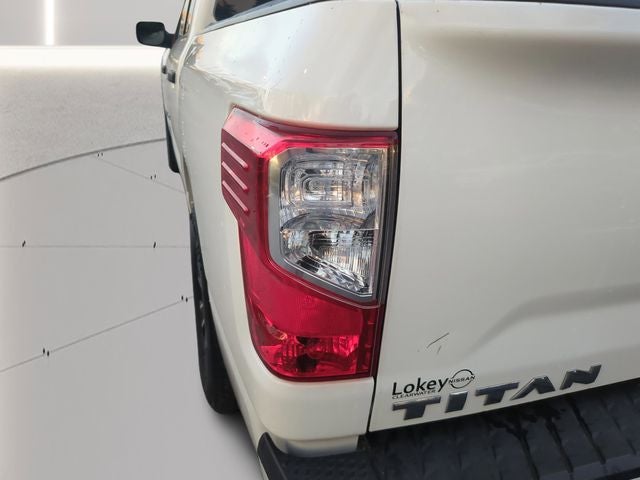 2023 Nissan Titan SV