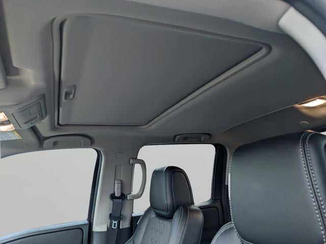 2025 Nissan Frontier SL