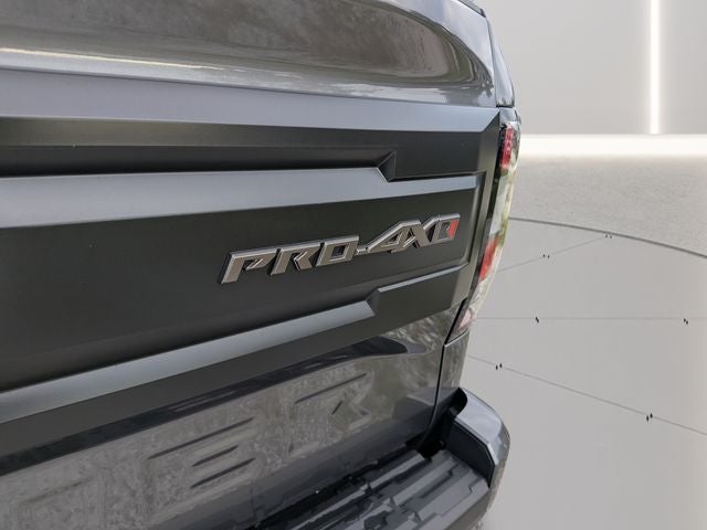 2026 Nissan Frontier PRO-4X w/R Package