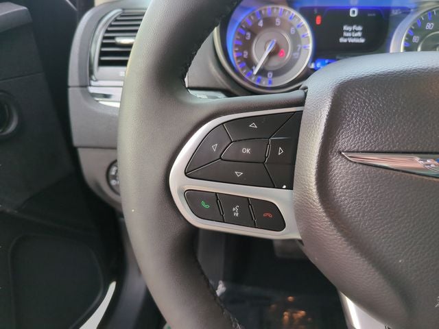 2023 Chrysler 300 Touring