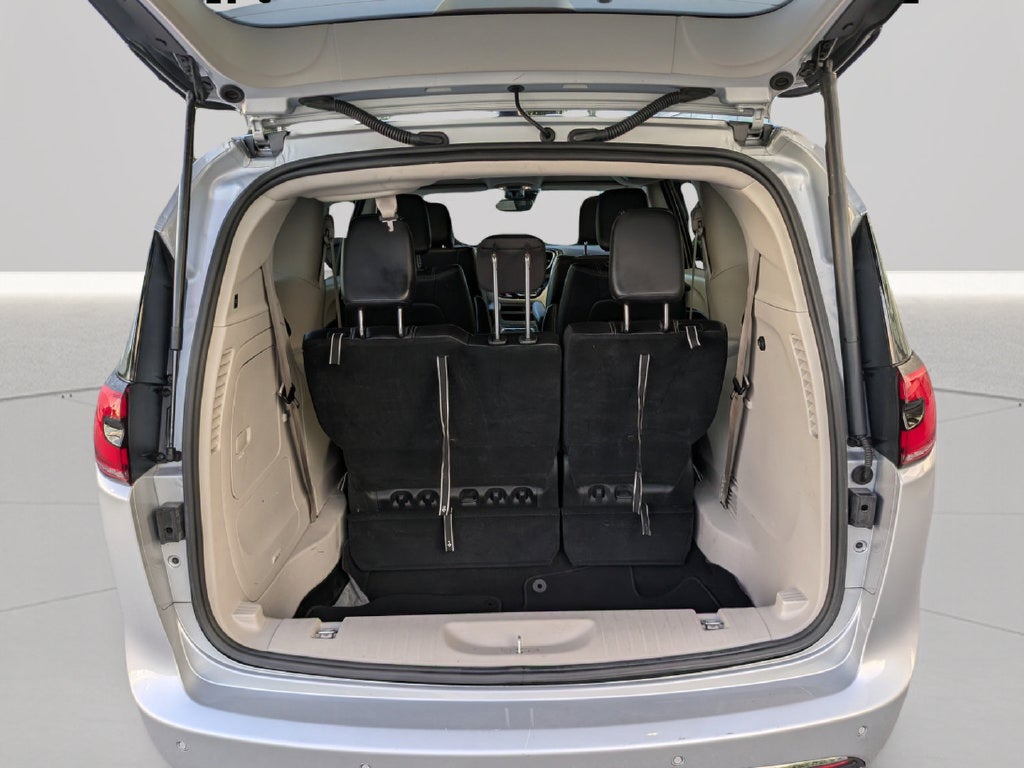 2024 Chrysler Pacifica Select