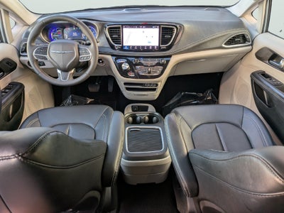 2024 Chrysler Pacifica Select