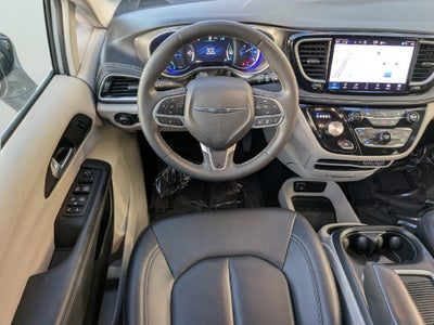 2024 Chrysler Pacifica Select