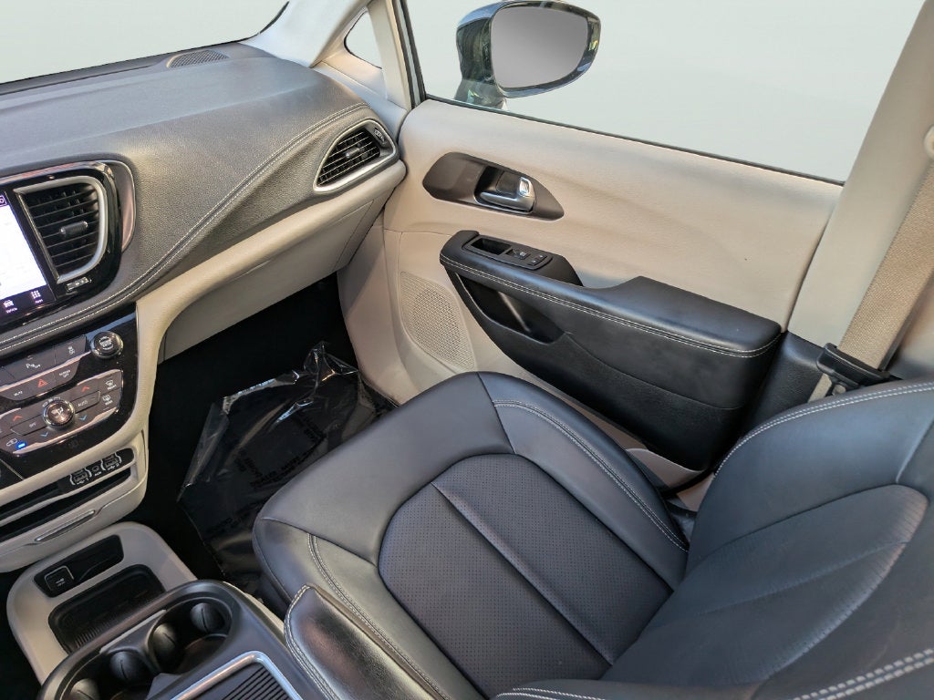 2024 Chrysler Pacifica Select