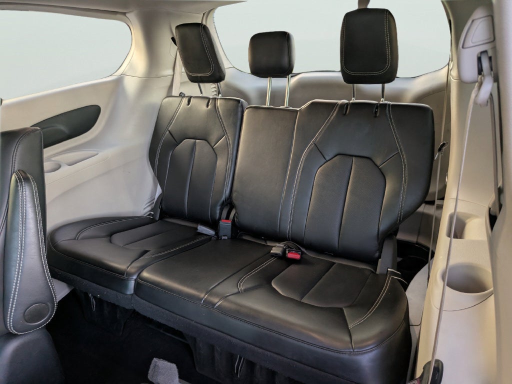 2024 Chrysler Pacifica Select