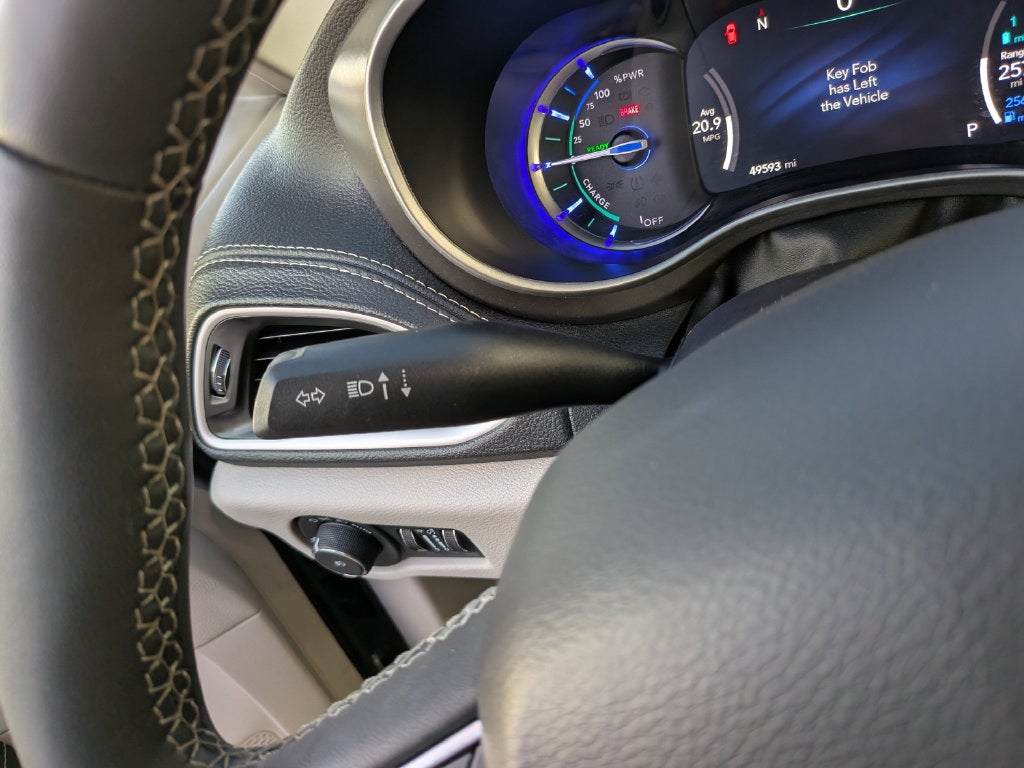 2024 Chrysler Pacifica Select