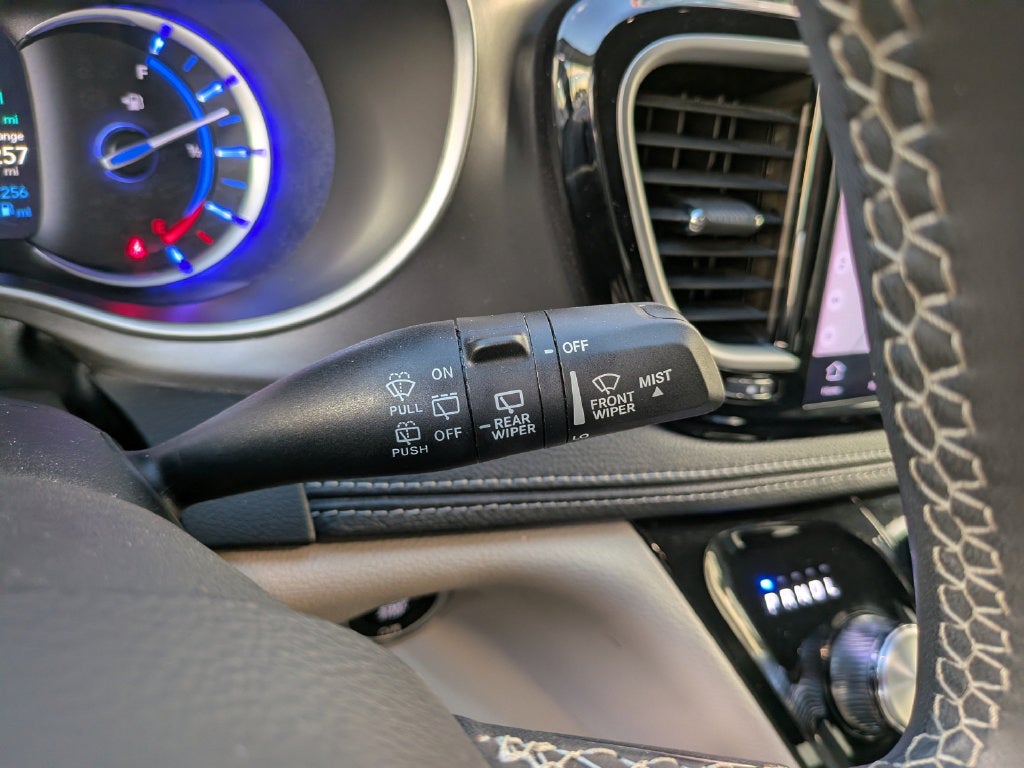 2024 Chrysler Pacifica Select