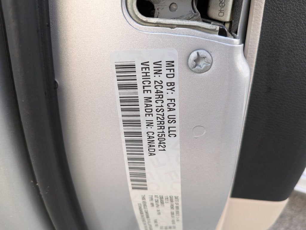 2024 Chrysler Pacifica Select